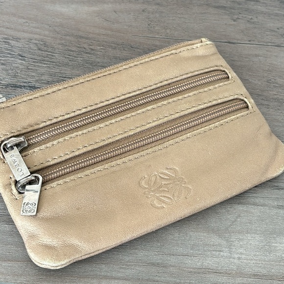 Loewe zippered pouch in shimmery gold - Picture 9 of 10